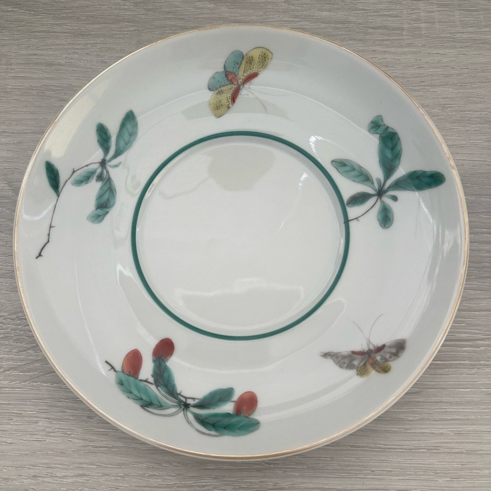Pair of Mottahedeh Famille Verte Plates